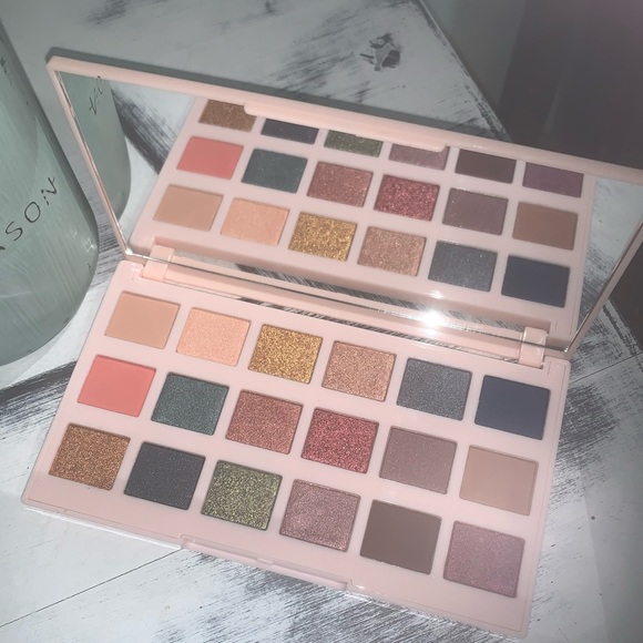 Ciate London The Editor Palette “New England” - Picture 1 of 6